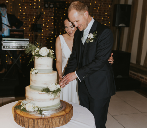 LILY LANE WINTER WEDDING AT MICKLEFIELD HALL (14)