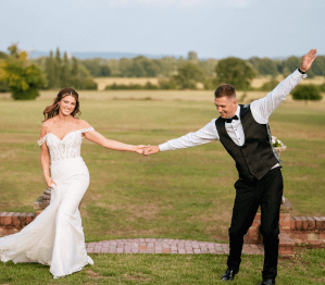 MICKLEFIELD HALL SARAH LEGGE TARA AND MIKE EVE (13)