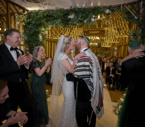CLAUDINE HERTZEL MICKLEFIELD HALL WINTER WEDDING JEWISH WEDDING (18)